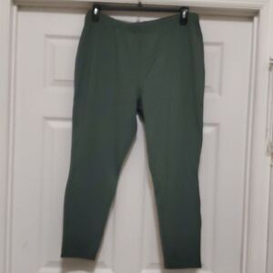 ❣️Woman within green leggings